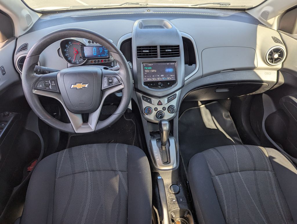 2015 Chevrolet Sonic LT Image 17 of 35