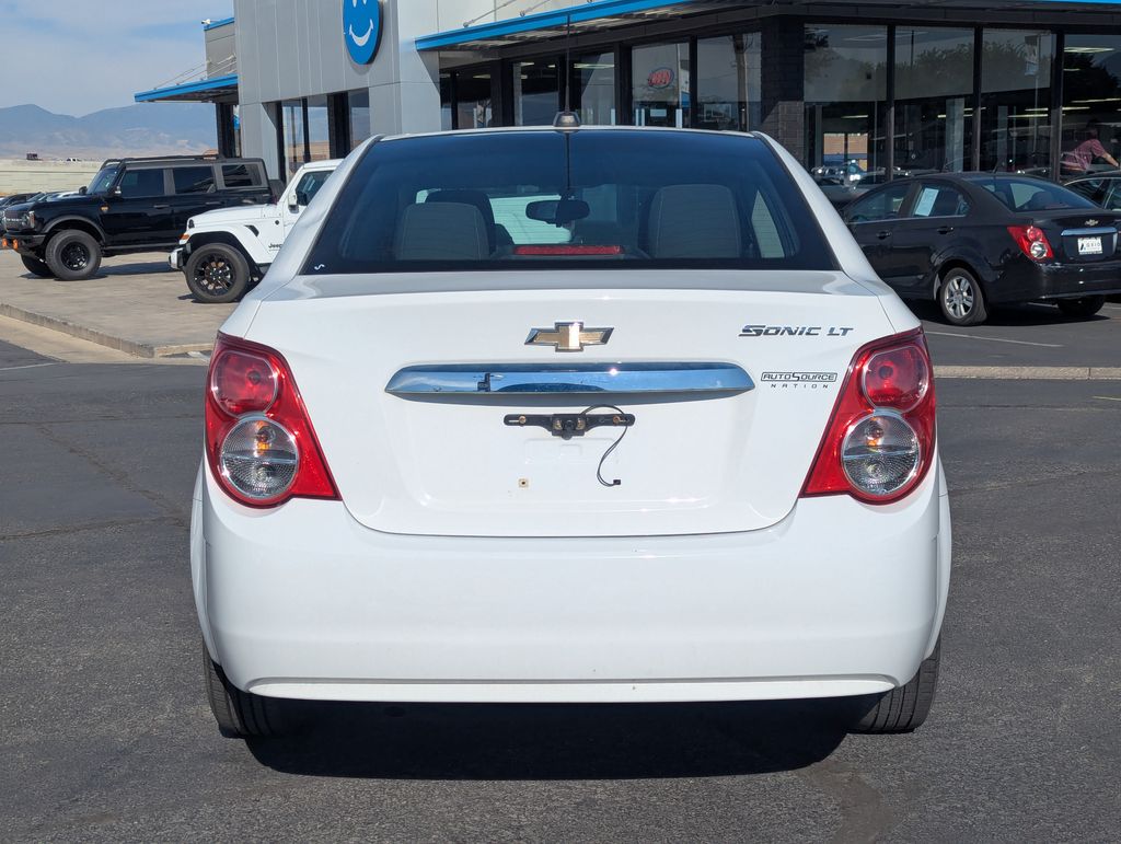 2015 Chevrolet Sonic LT Image 6 of 35