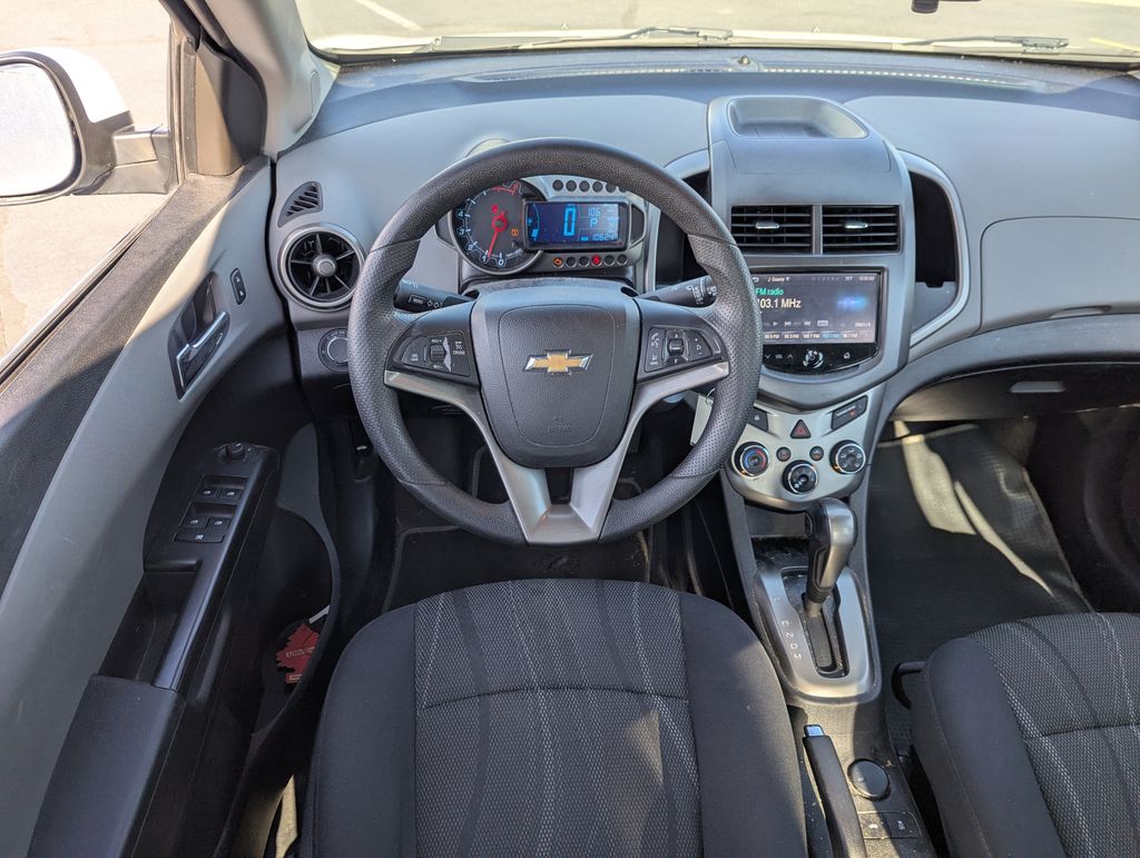 2015 Chevrolet Sonic LT Image 16 of 35