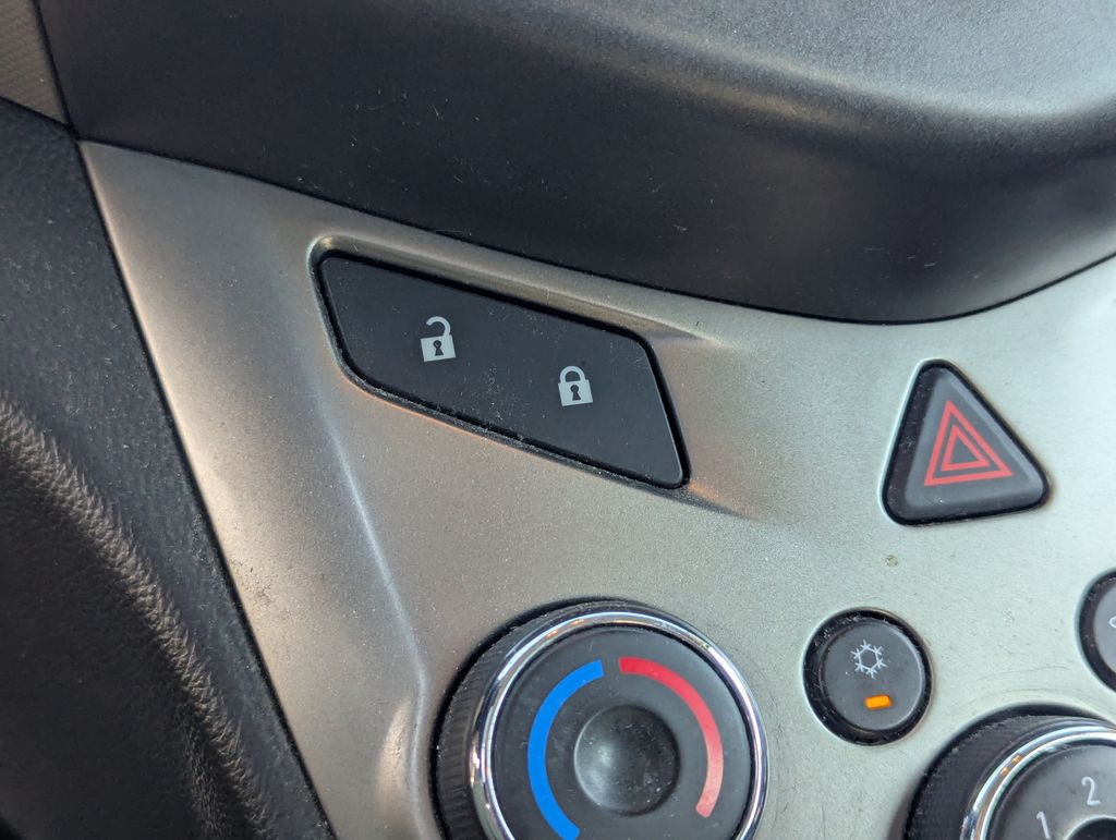 2015 Chevrolet Sonic LT Image 26 of 35