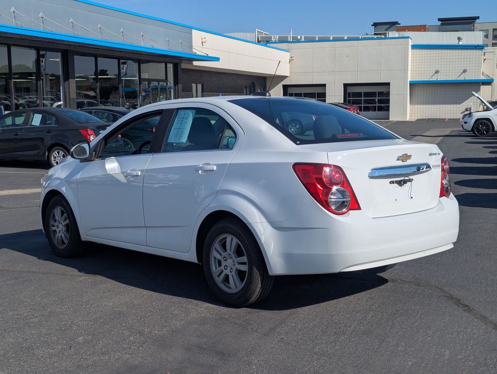 2015 Chevrolet Sonic LT Image 7 of 35