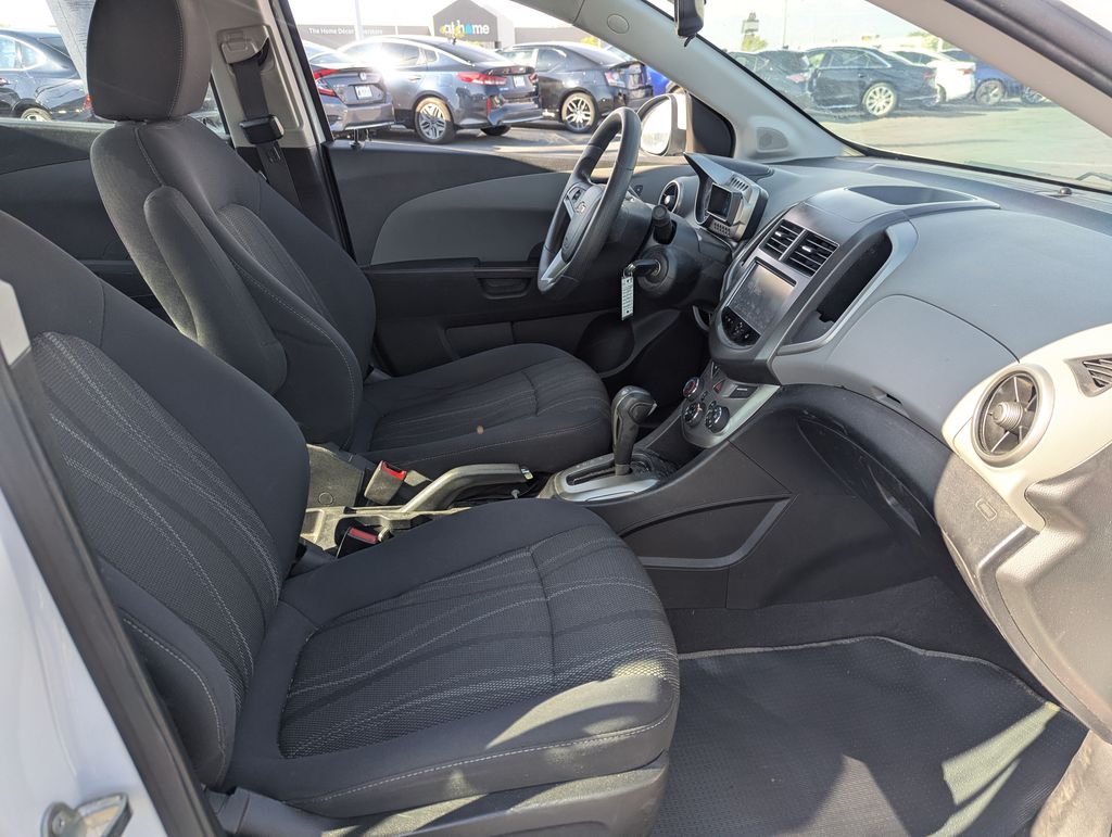 2015 Chevrolet Sonic LT Image 14 of 35