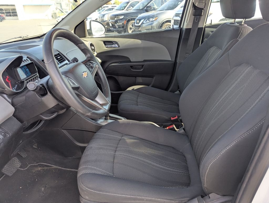 2015 Chevrolet Sonic LT Image 15 of 35