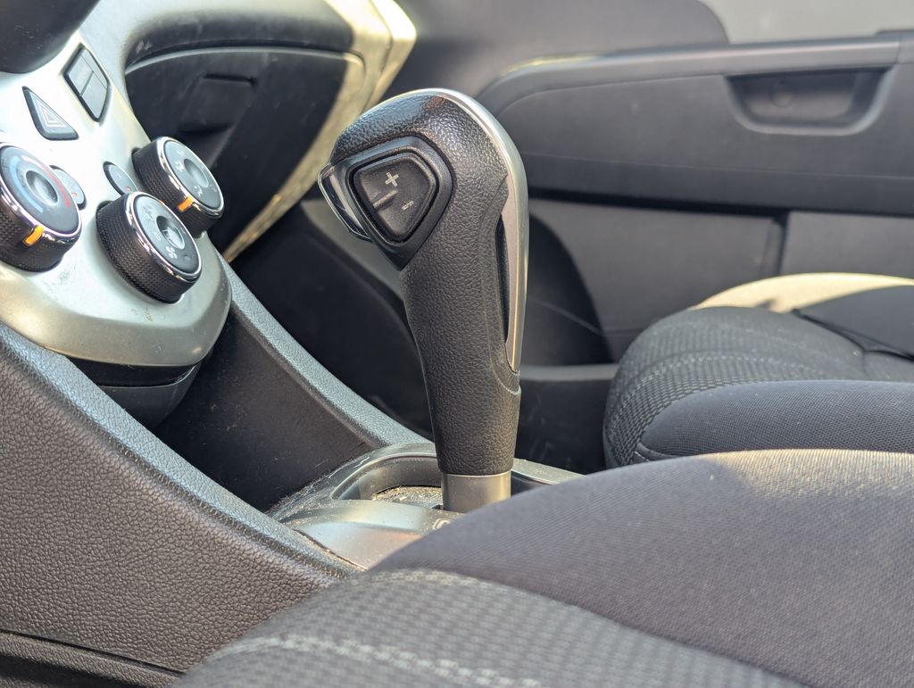 2015 Chevrolet Sonic LT Image 24 of 35