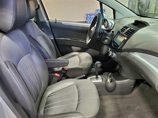 Vehicle image 15 of 24