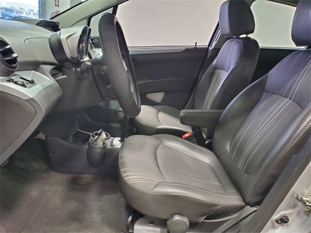 Vehicle image 14 of 24