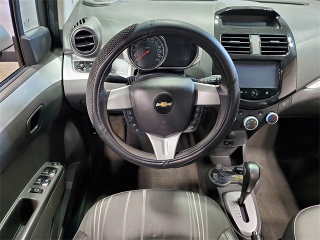 Vehicle image 17 of 24