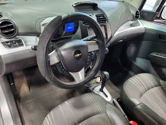 Vehicle image 16 of 24