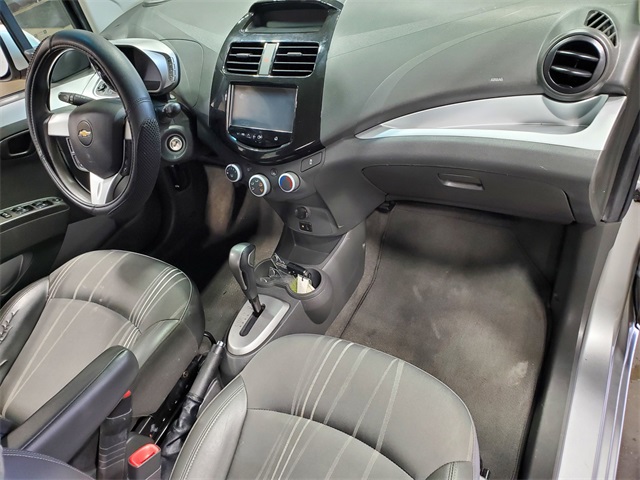 Vehicle image 21 of 24