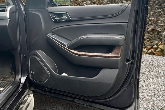 Vehicle image 23 of 34