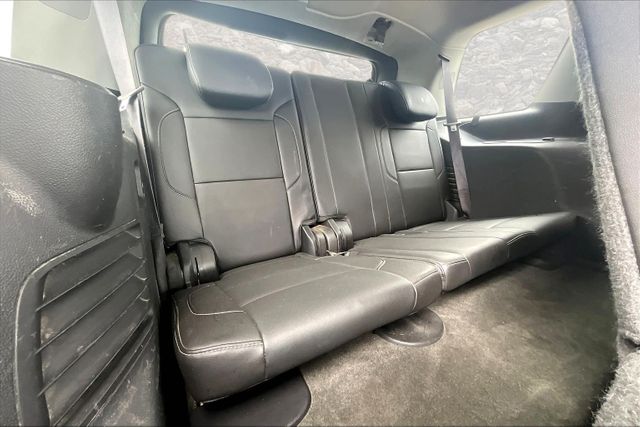 Vehicle image 27 of 34