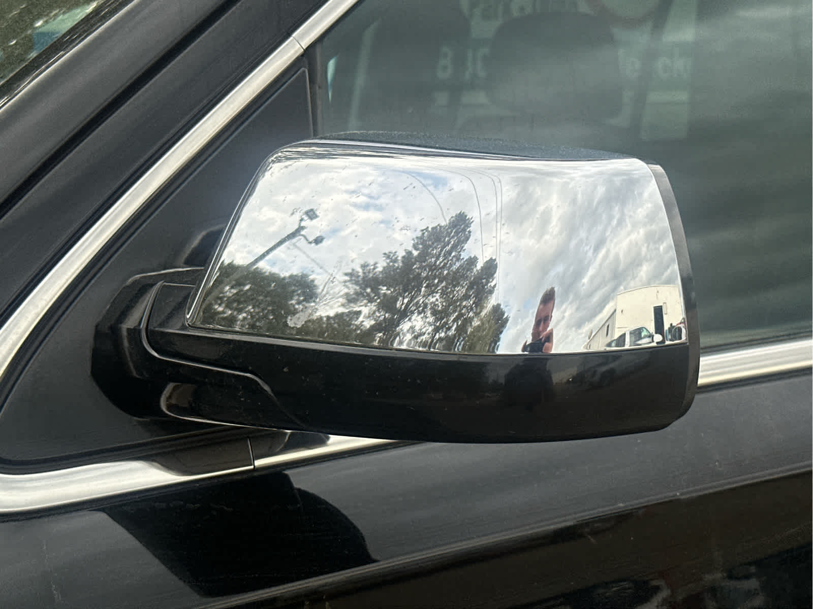 Vehicle image 19 of 48