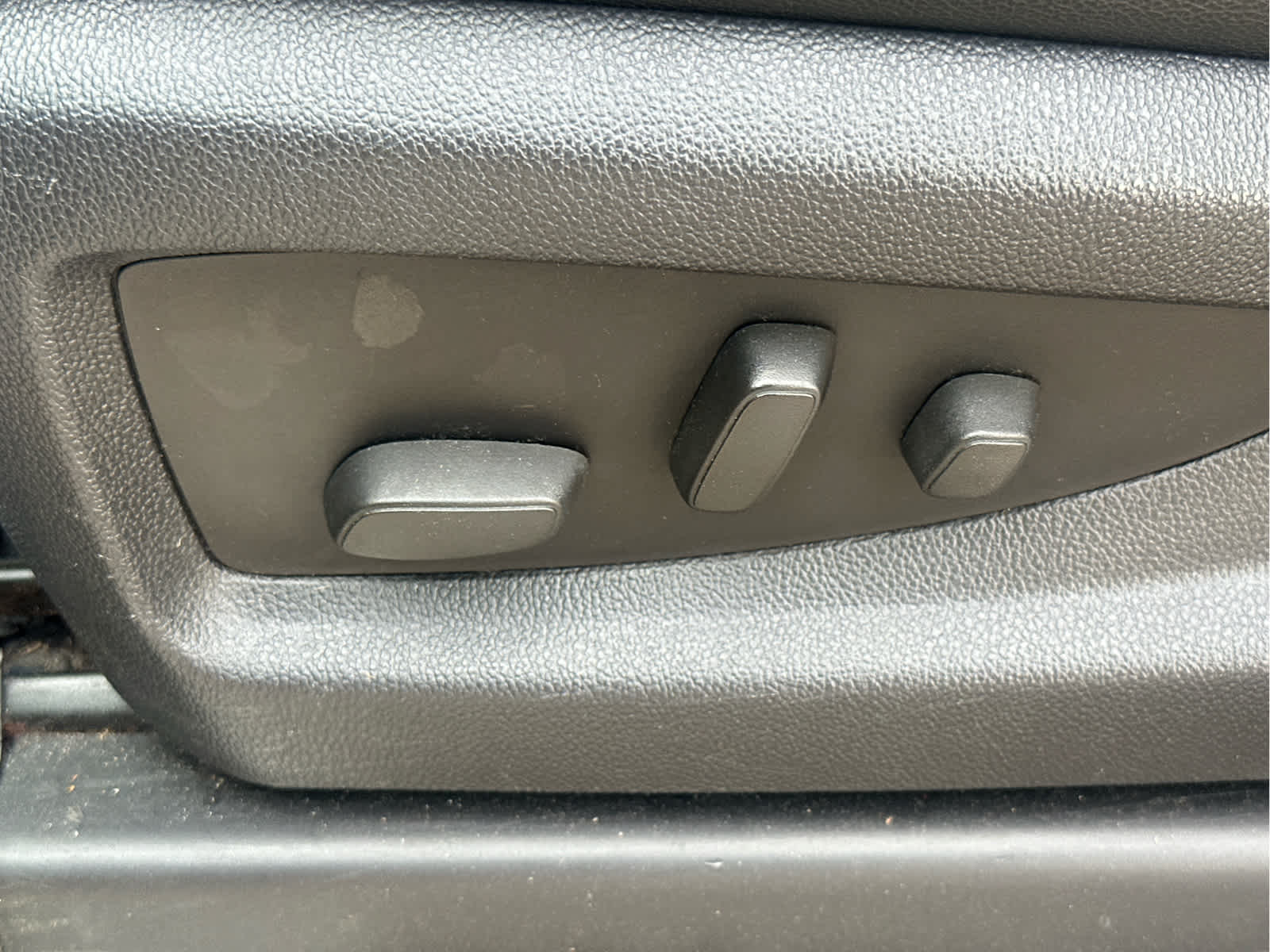 Vehicle image 31 of 48