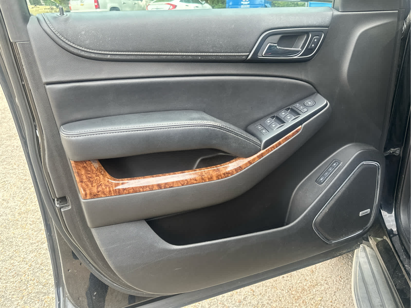 Vehicle image 26 of 48