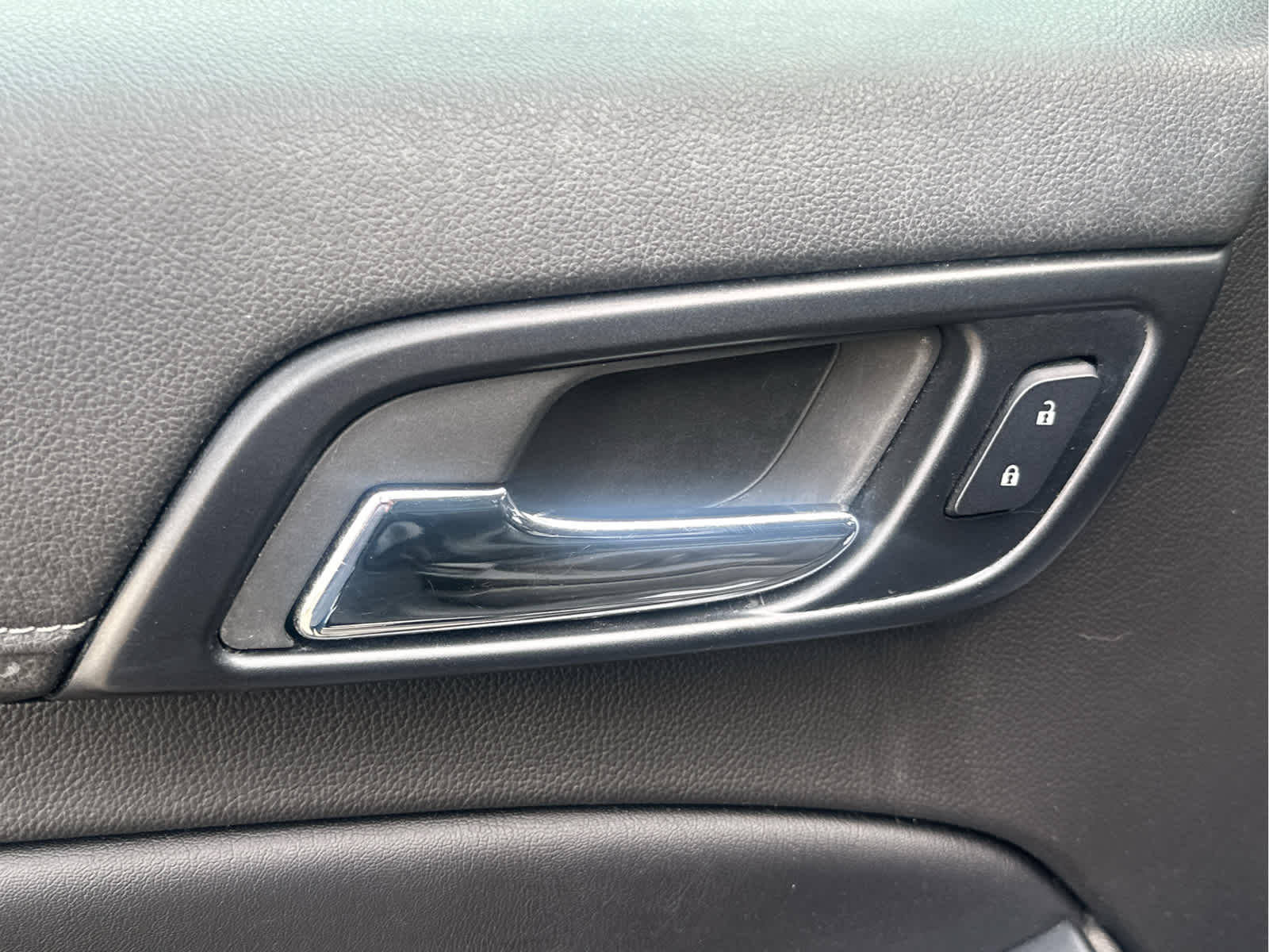 Vehicle image 27 of 48