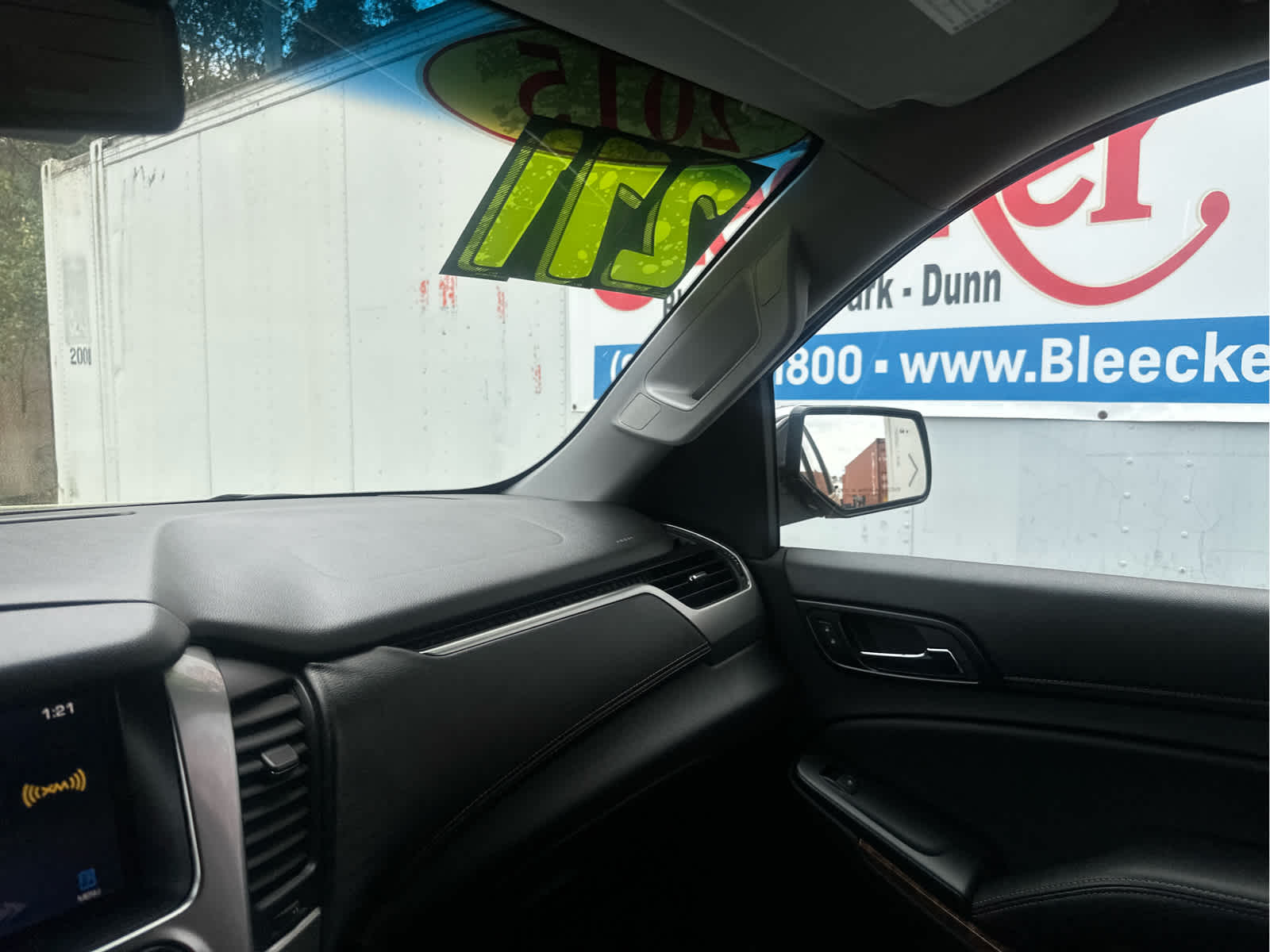 Vehicle image 39 of 48