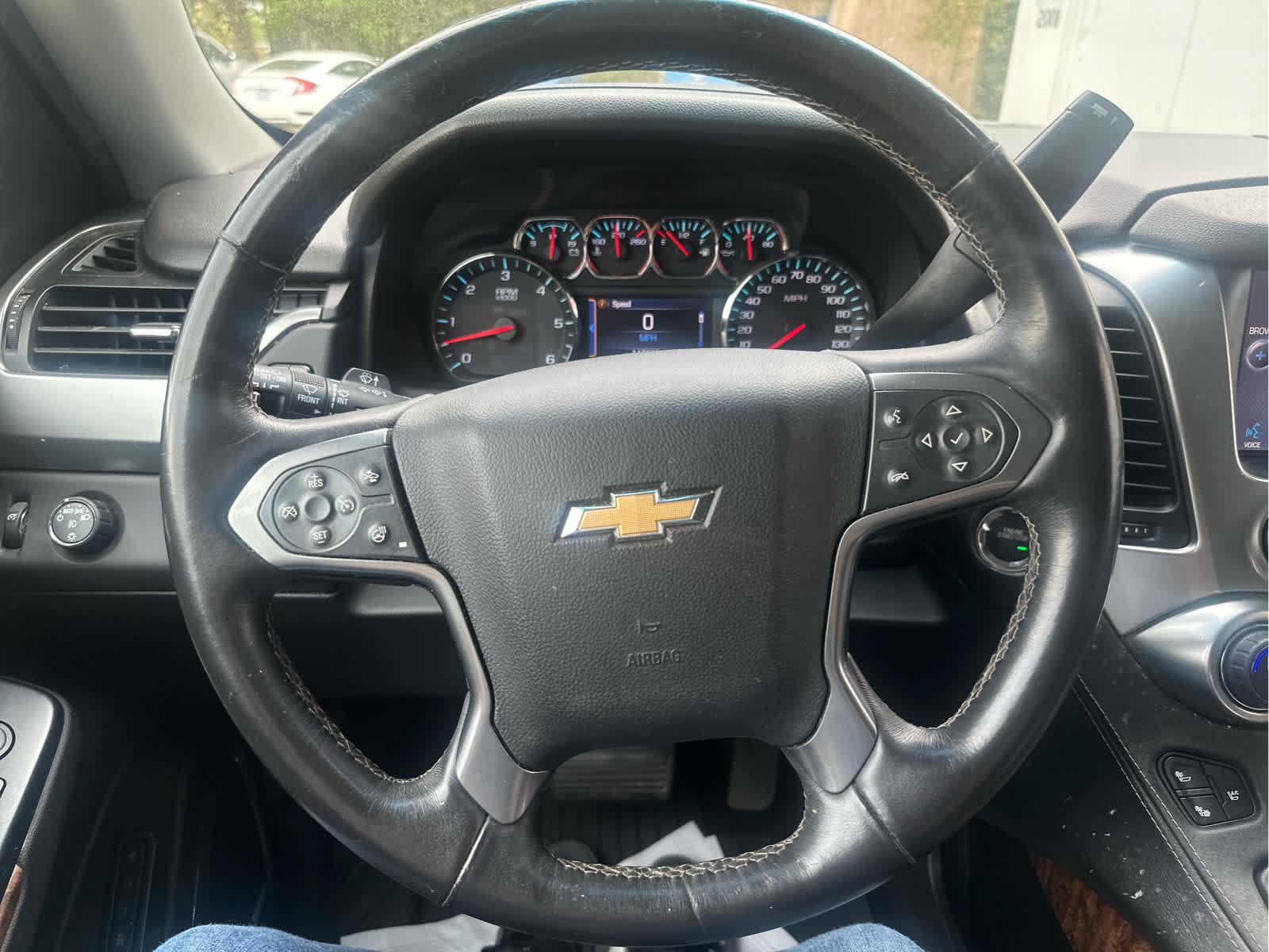 Vehicle image 33 of 48