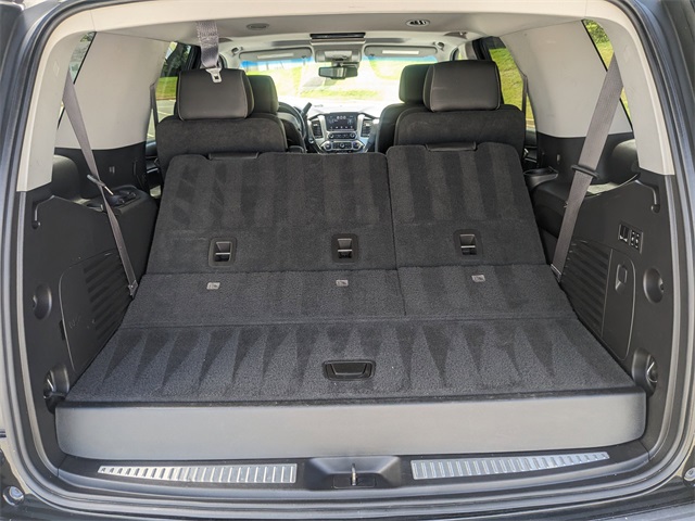 Vehicle image 10 of 32