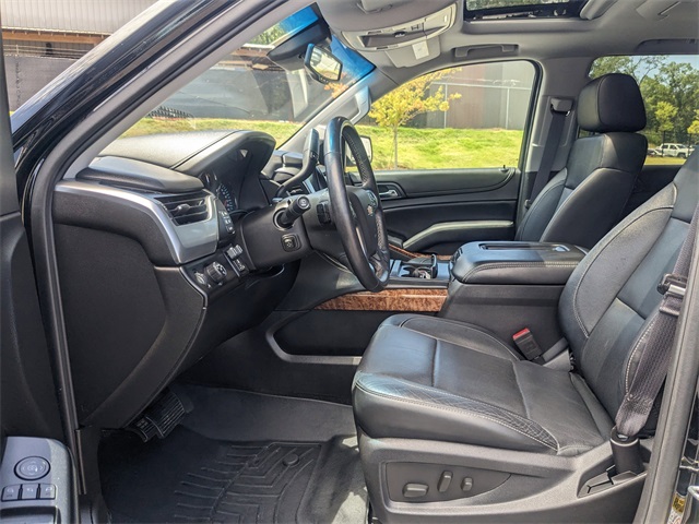 Vehicle image 11 of 32