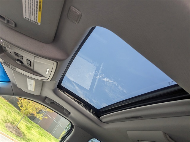 Vehicle image 31 of 32