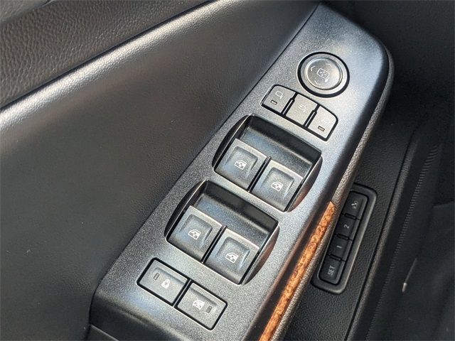 Vehicle image 27 of 32