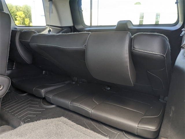 Vehicle image 13 of 32