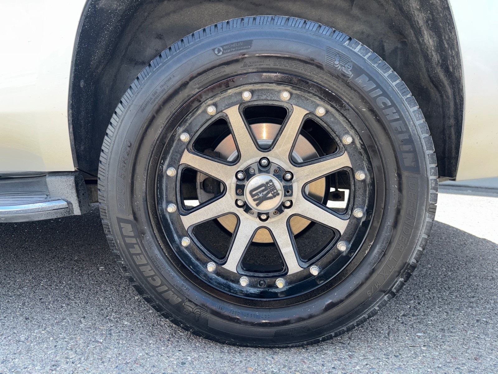 Vehicle image 8 of 40