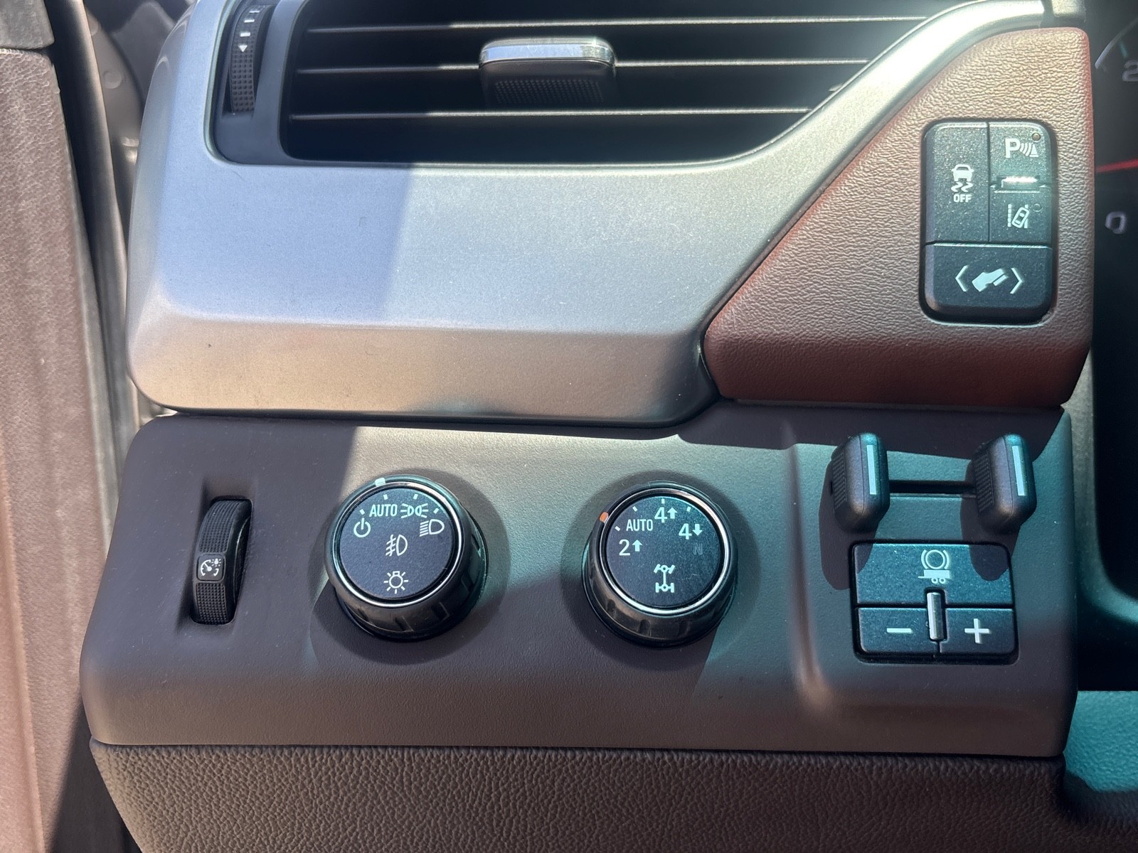 Vehicle image 31 of 40
