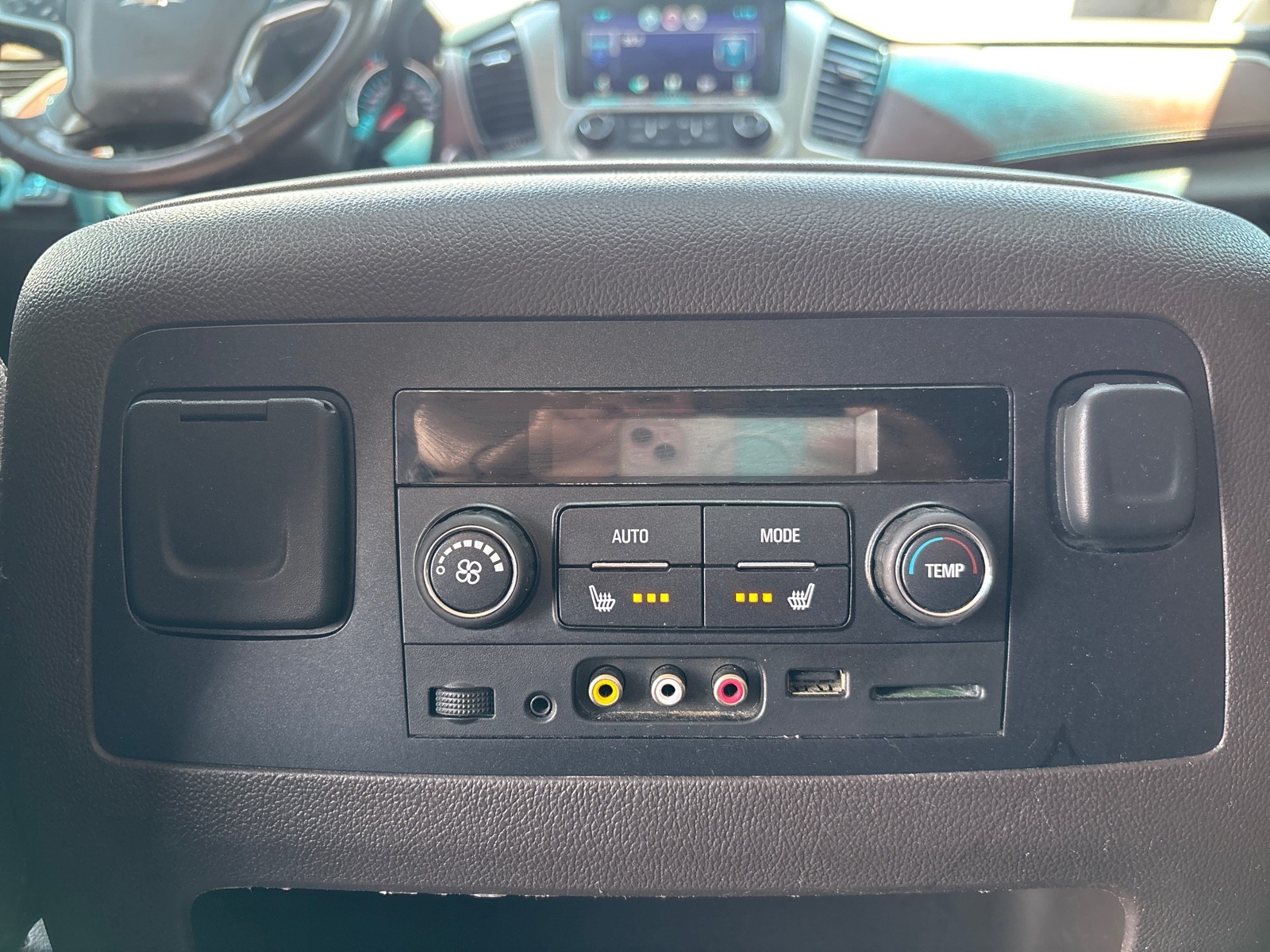 Vehicle image 24 of 40