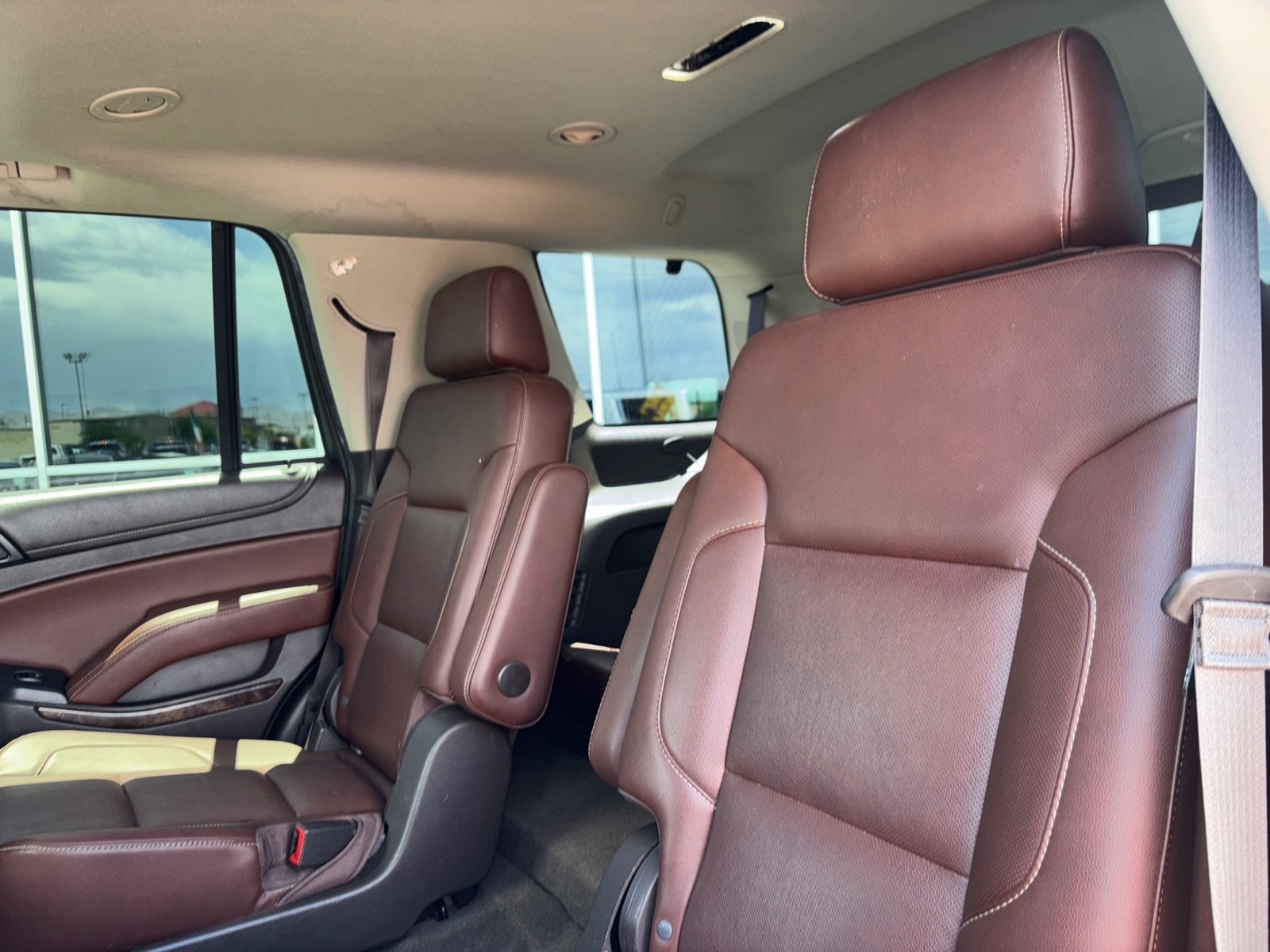 Vehicle image 10 of 40