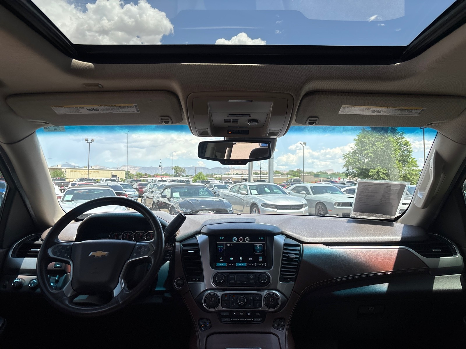 Vehicle image 17 of 40