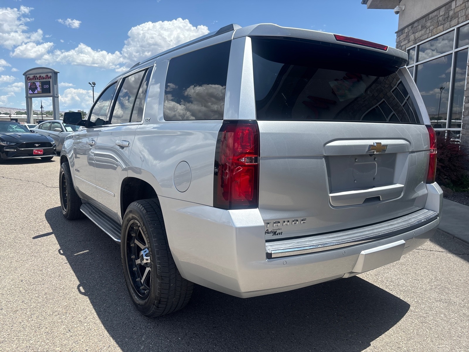 Vehicle image 5 of 40