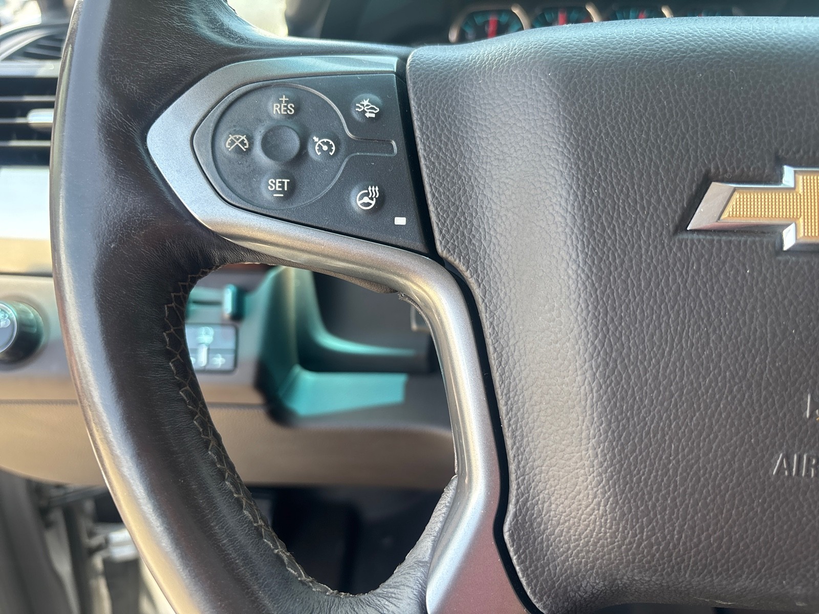 Vehicle image 34 of 40