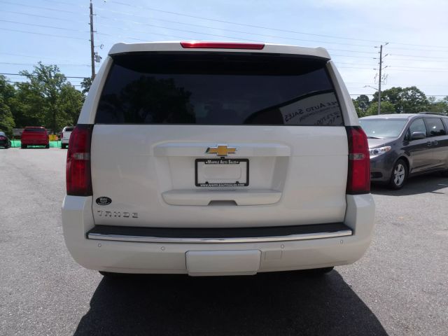 2015 Chevrolet Tahoe LTZ Image 5 of 35