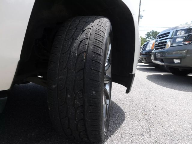 2015 Chevrolet Tahoe LTZ Image 32 of 35