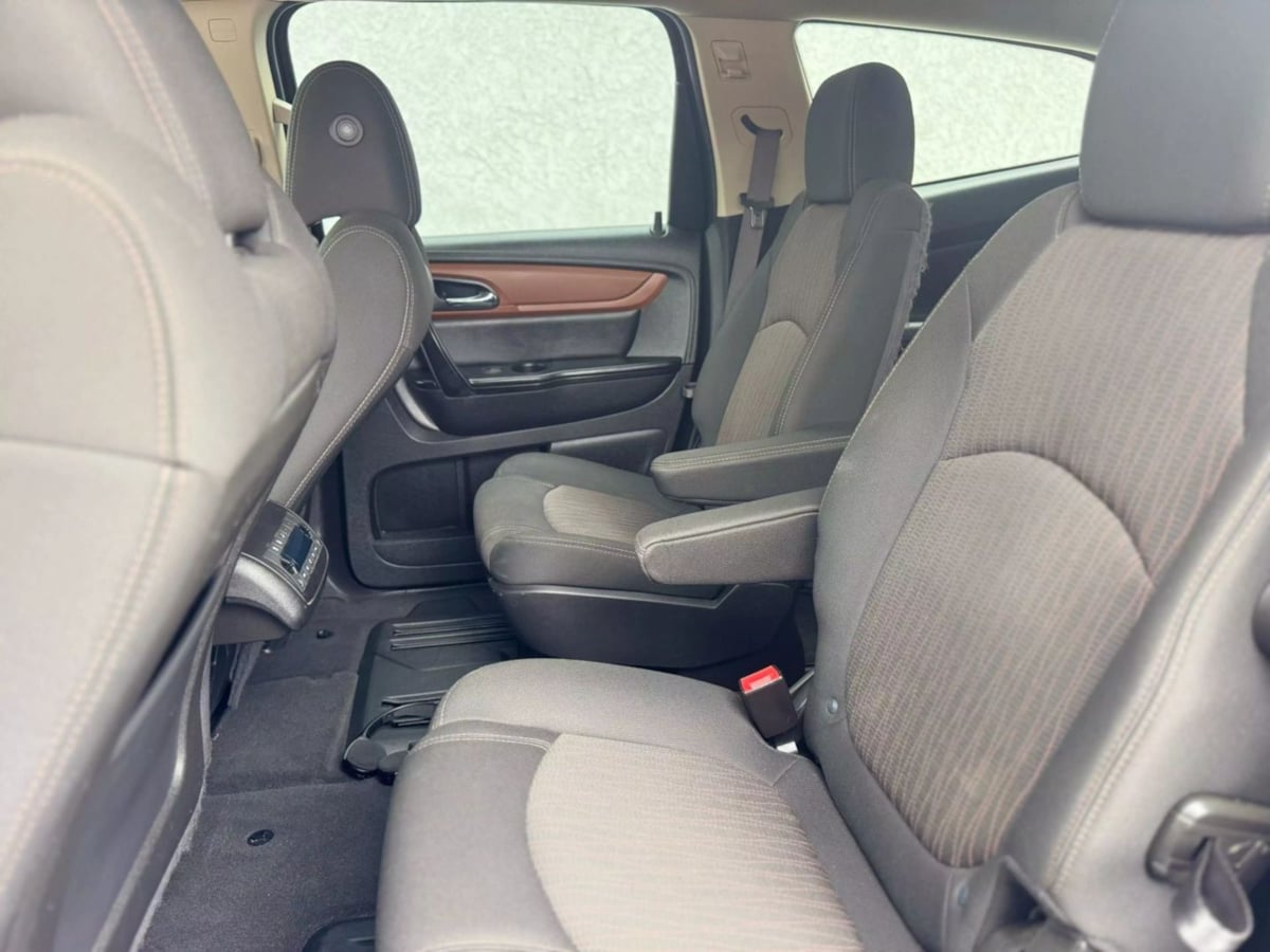 Vehicle image 14 of 29
