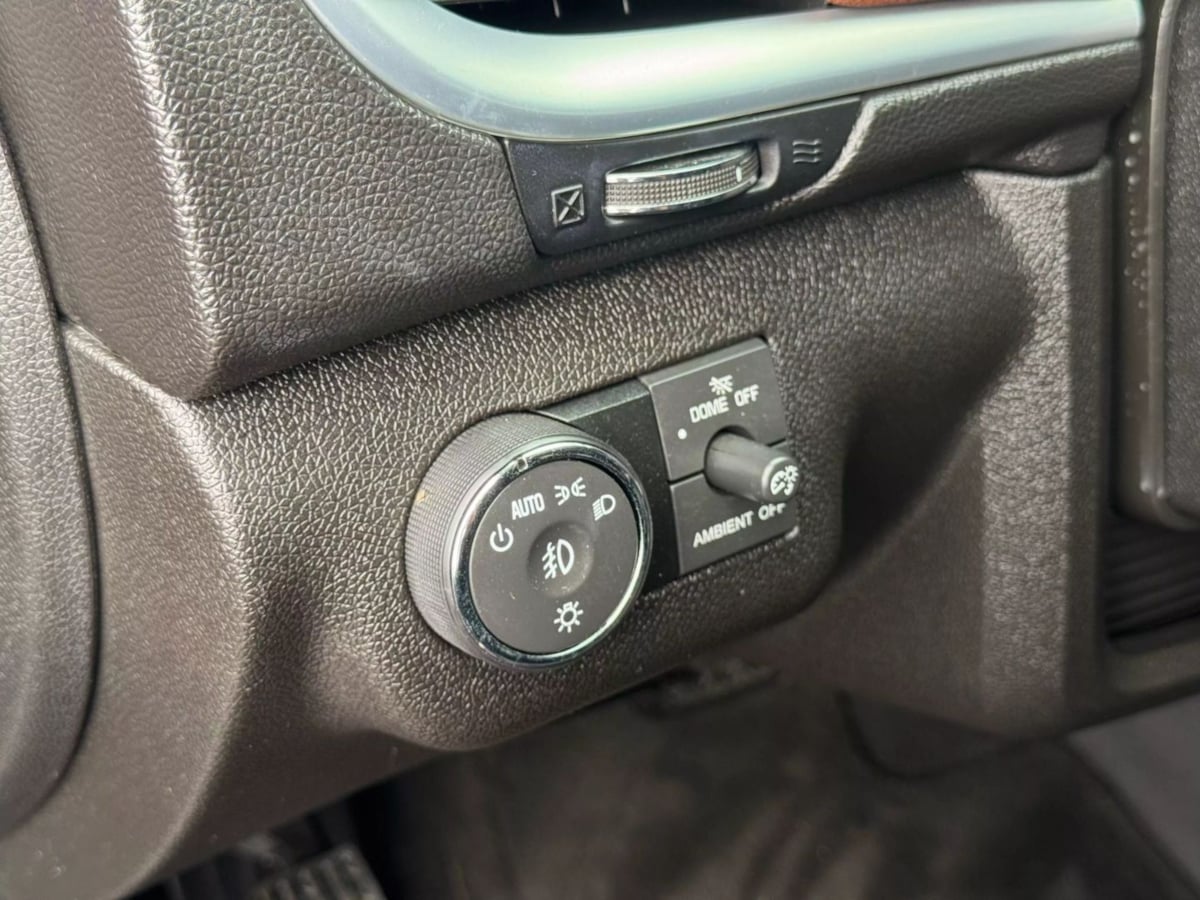 Vehicle image 23 of 29