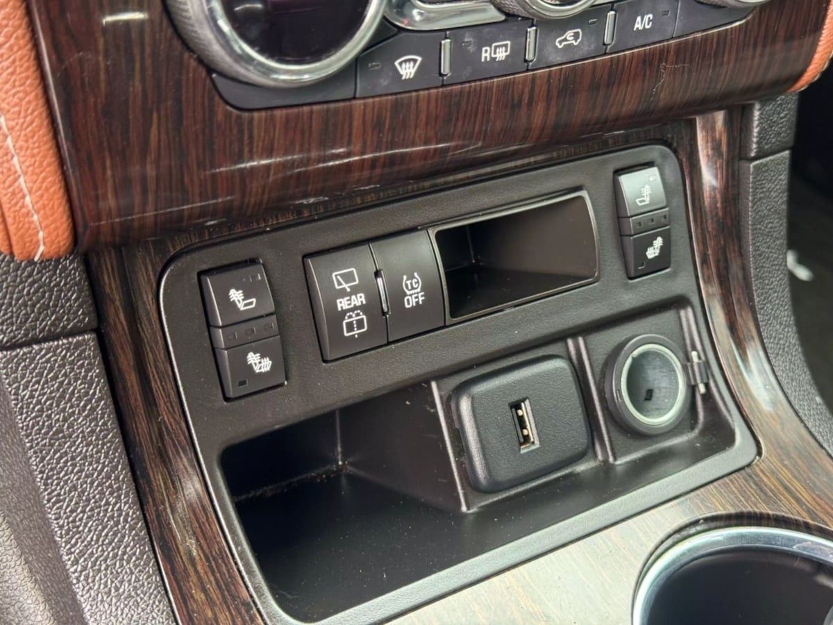 Vehicle image 28 of 29