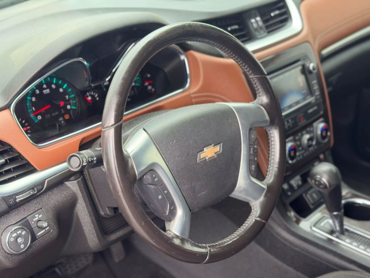 Vehicle image 16 of 29