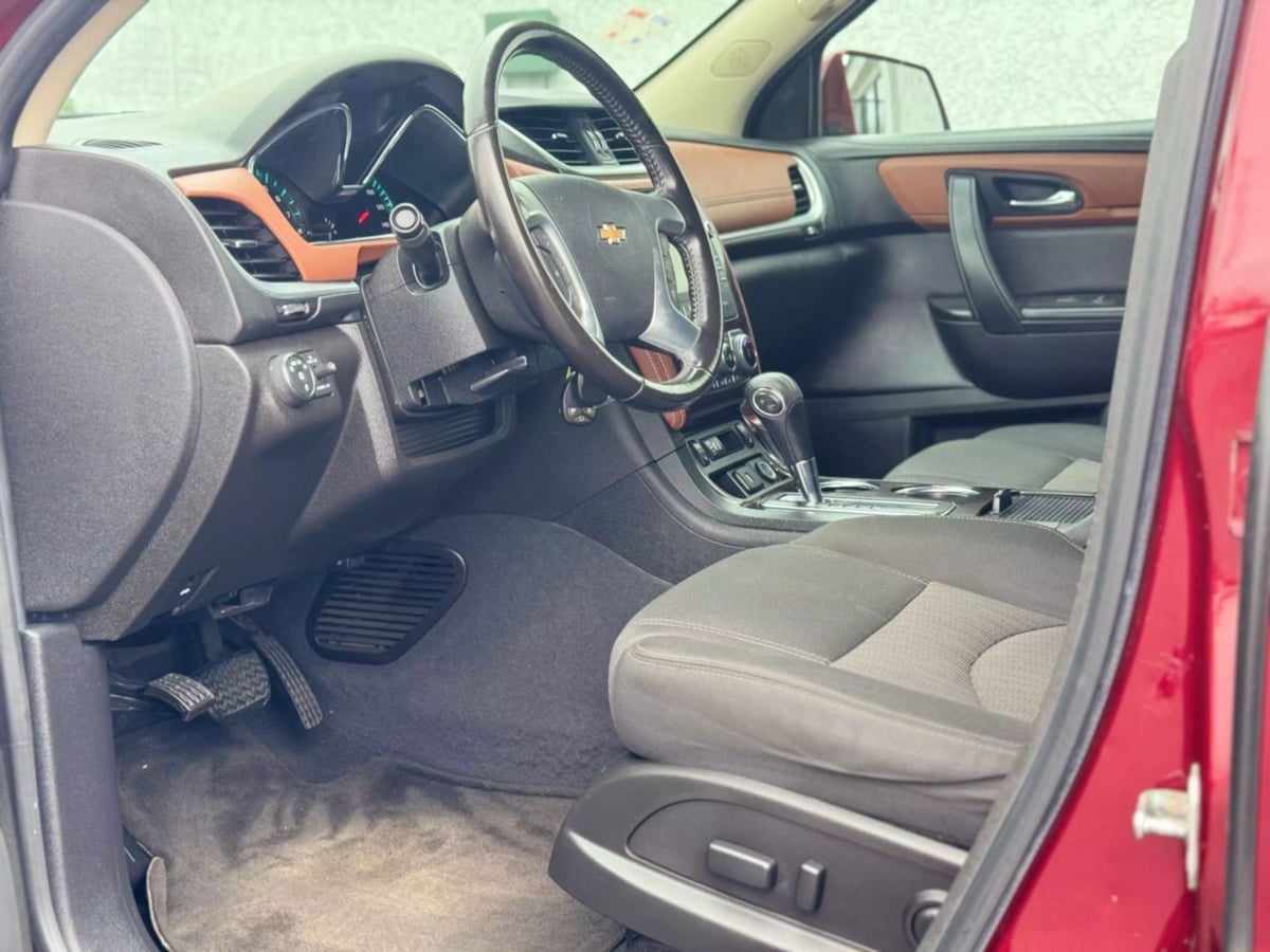 Vehicle image 15 of 29