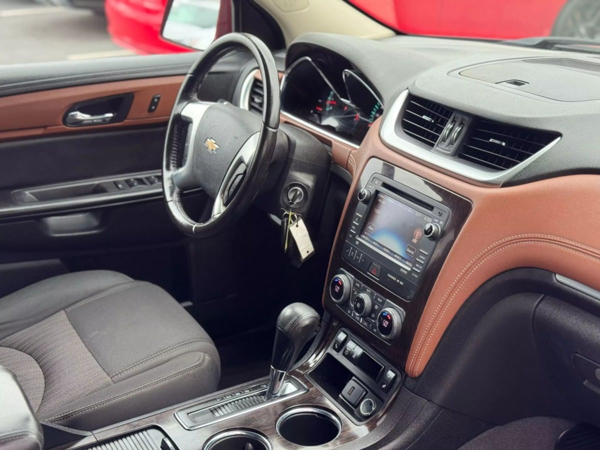 Vehicle image 22 of 29