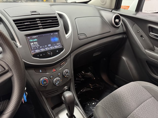 Vehicle image 25 of 29