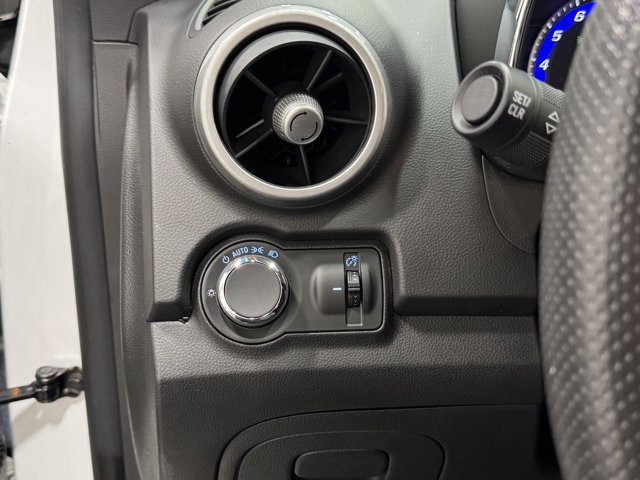Vehicle image 27 of 29