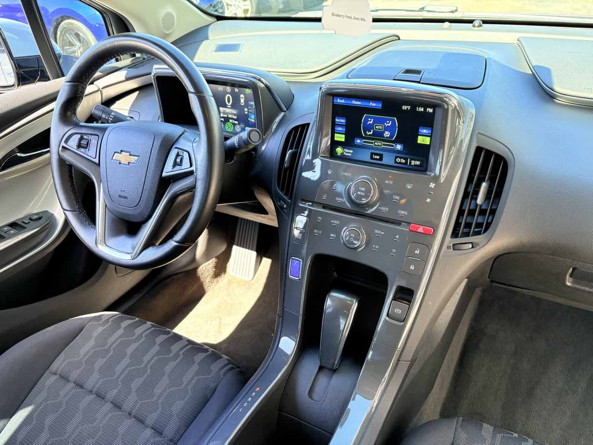 2015 Chevrolet Volt Base Image 12 of 16