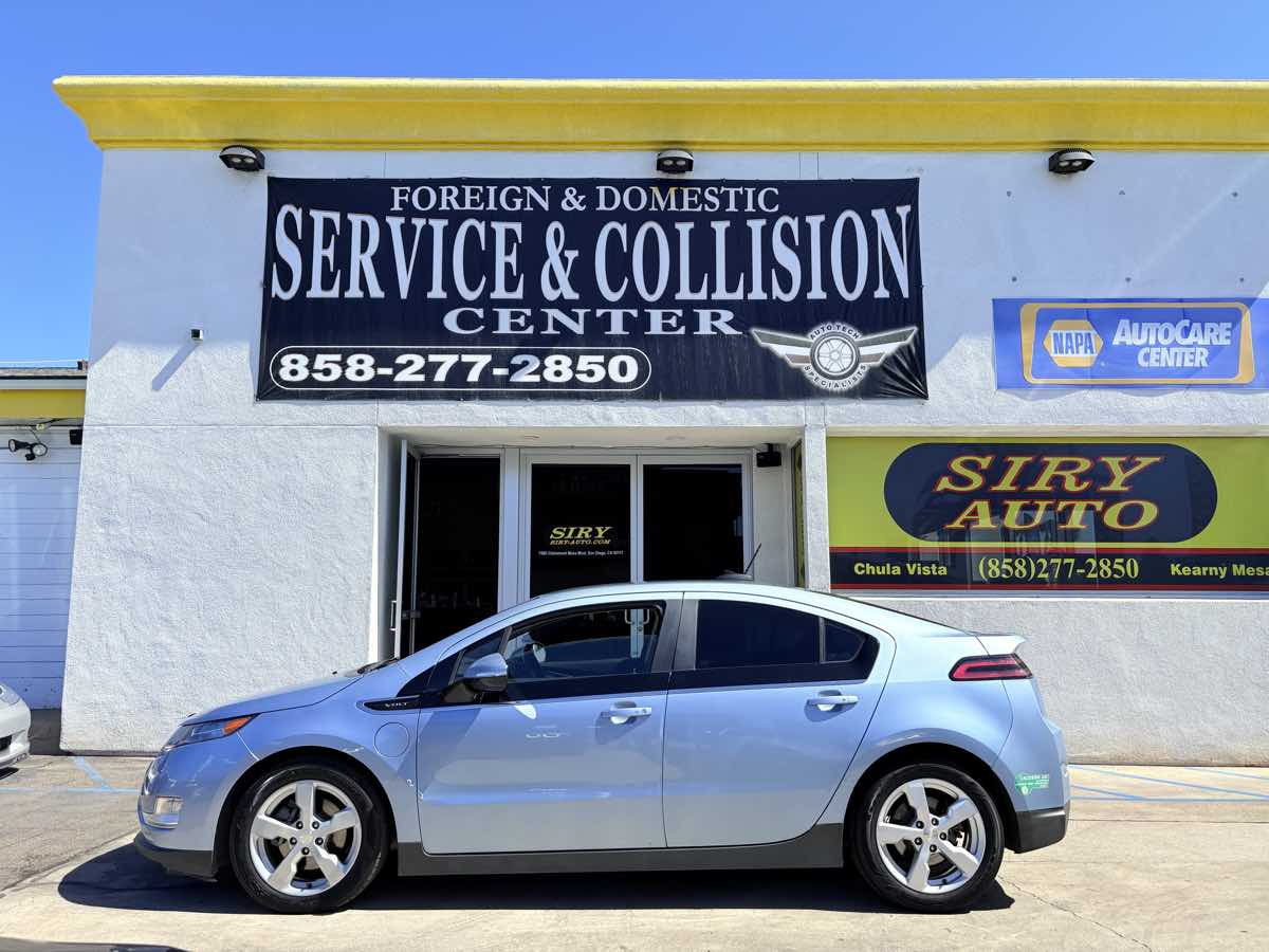 2015 Chevrolet Volt Base Image 7 of 16