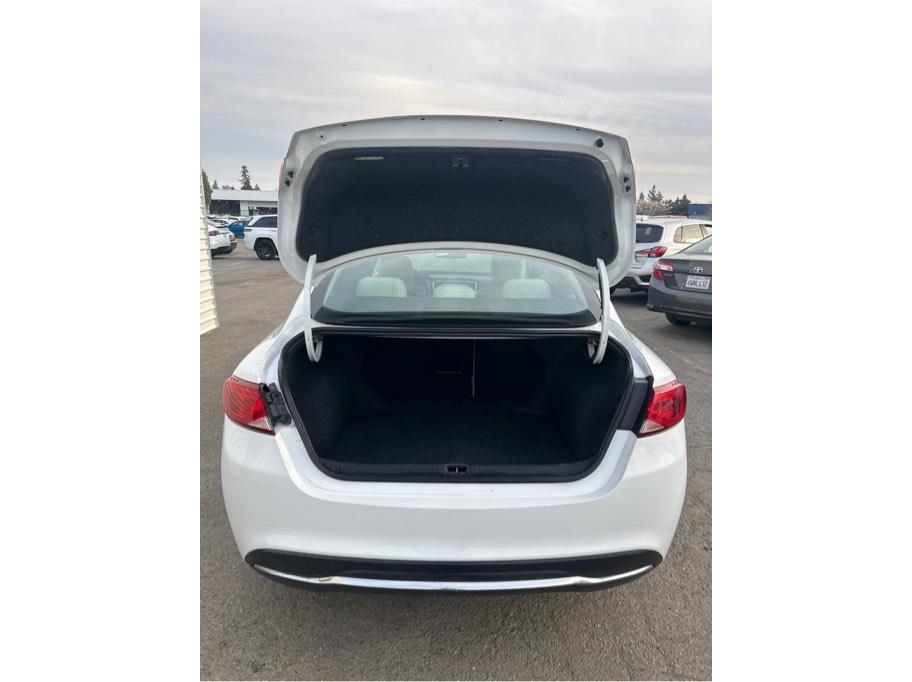 Vehicle image 20 of 23