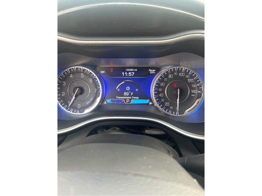 Vehicle image 11 of 23