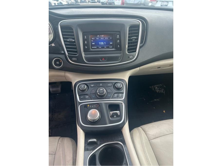 Vehicle image 14 of 23