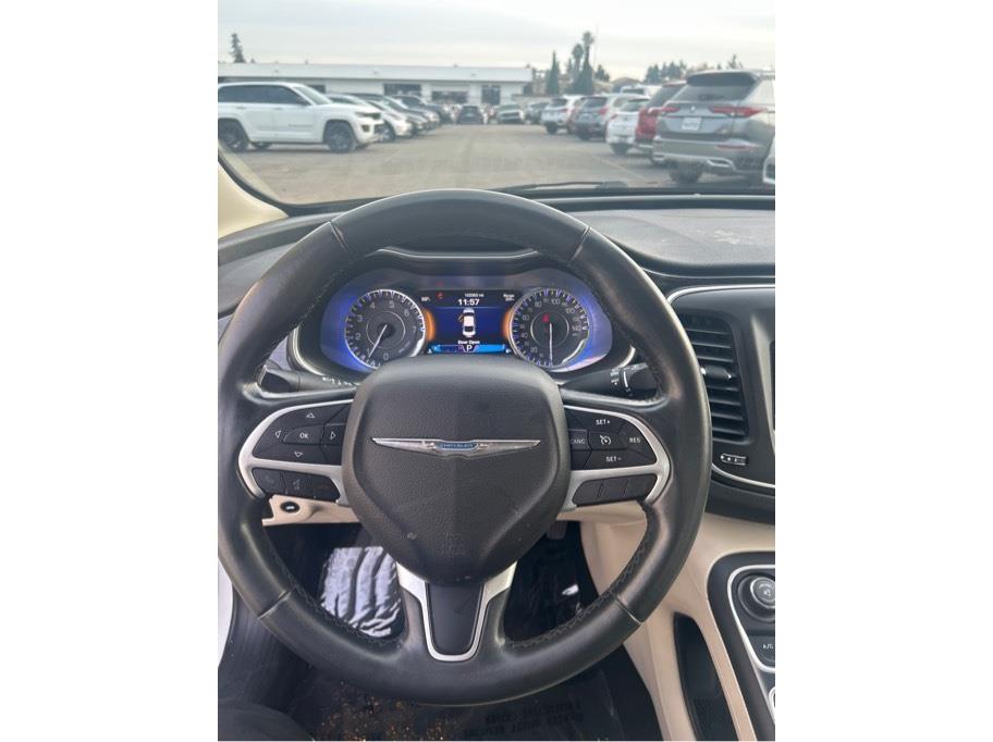 Vehicle image 10 of 23