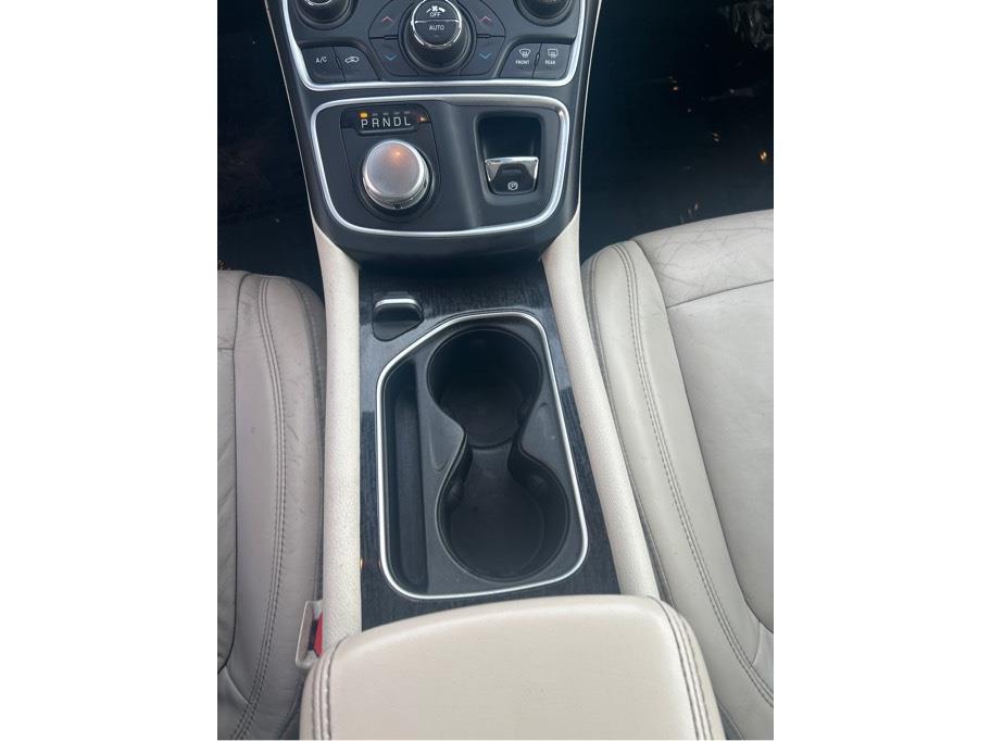 Vehicle image 15 of 23
